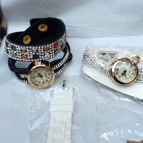 Lot of 11 wrap around, bracelet watches! - Picture 3 of 5